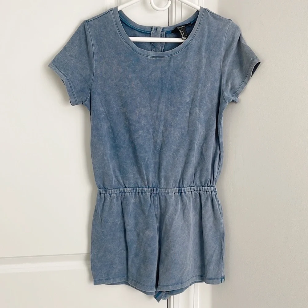 Forever 21 Short Sleeve Elastic Waist Romper Size Small